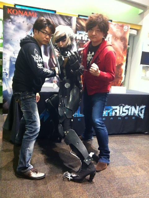 Metal-Gear-Rising-Launch-Event-LA-Raiden-Cosplay-4